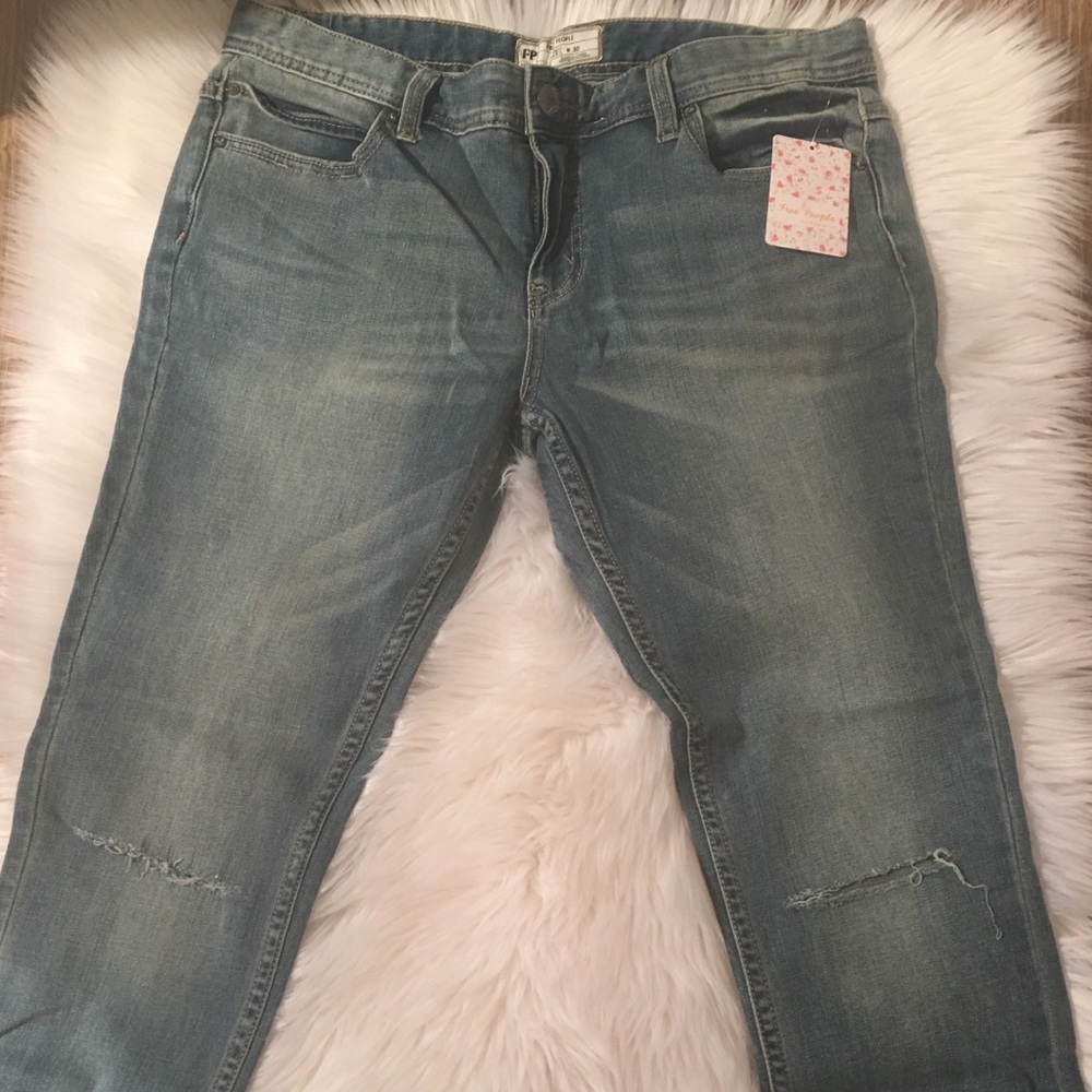 ❌SOLD❌ 🆕 Free People Skinny Low Destroyed Jeans - Picture 3 of 8